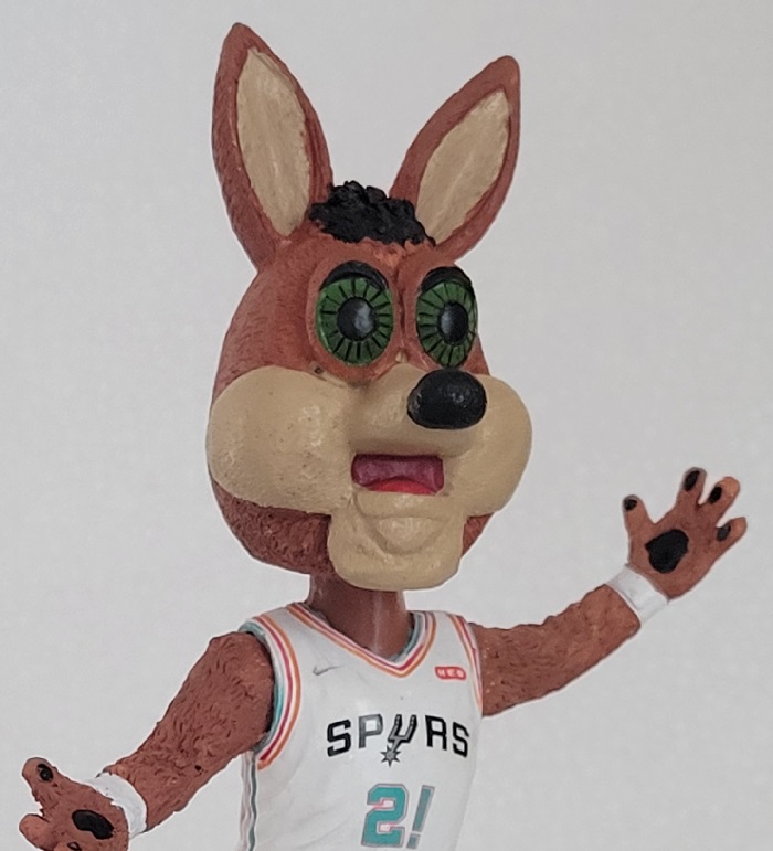 San Antonio Spurs Coyote Bobblehead - 01-Main - Copy