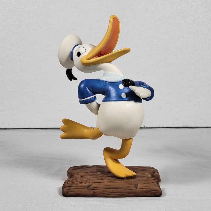 Disney Classic Collection Donalds Debut The Wise Little Hen Figurine